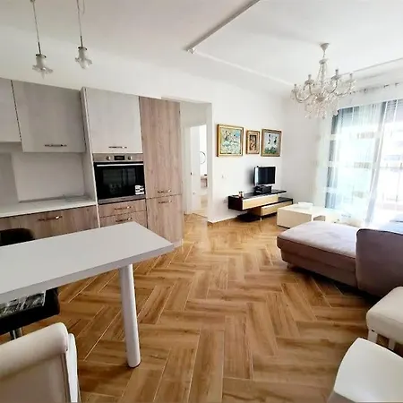 Valungomare1 Vlorë